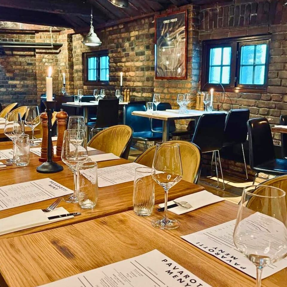 Restauranten hos Pavarotti i Drammen, dekket til selskap